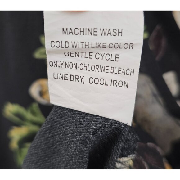 Amaryllis Tank Top 3X Dark Floral Sleeveless Black Cream Red Mesh Lightweight - Picture 7 of 8